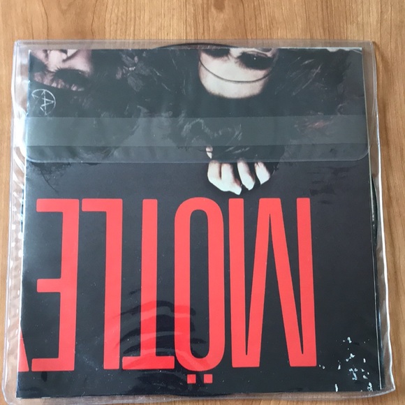 1984 Motley Crüe Picture Disc and door poster - Picture 7 of 10